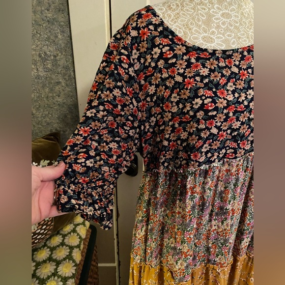 Natural life Collette Tiered Maxi Dress - Mixed Black Floral size M gently used - Picture 7 of 7